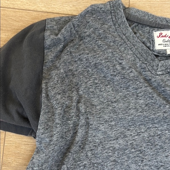 Gray Graphic Tee by Red Jacket Raptors - Picture 5 of 9